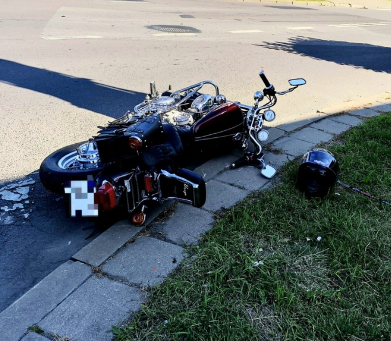 Kolizja osobówki z motocyklem
