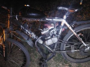 13-latek bez uprawnień jechał na rowerze z silnikiem spalinowym. Teraz odpowie przed sądem