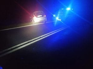 Wzywała pomocy, gdy zawisła na skarpie