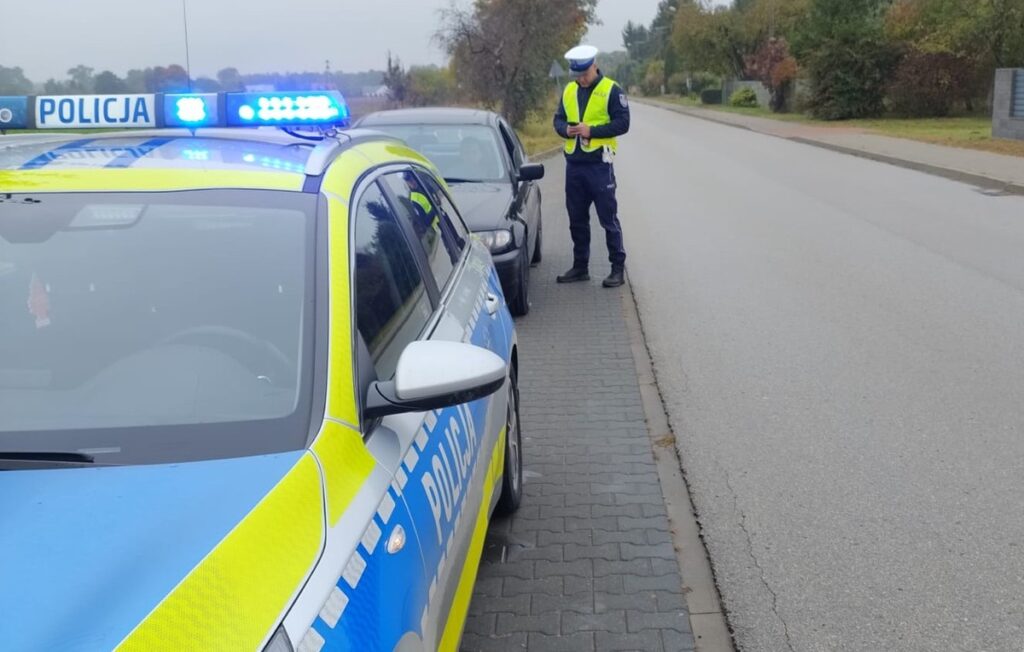 Brawurowa jazda w obszarze zabudowanym zakończona zatrzymaniem prawa jazdy