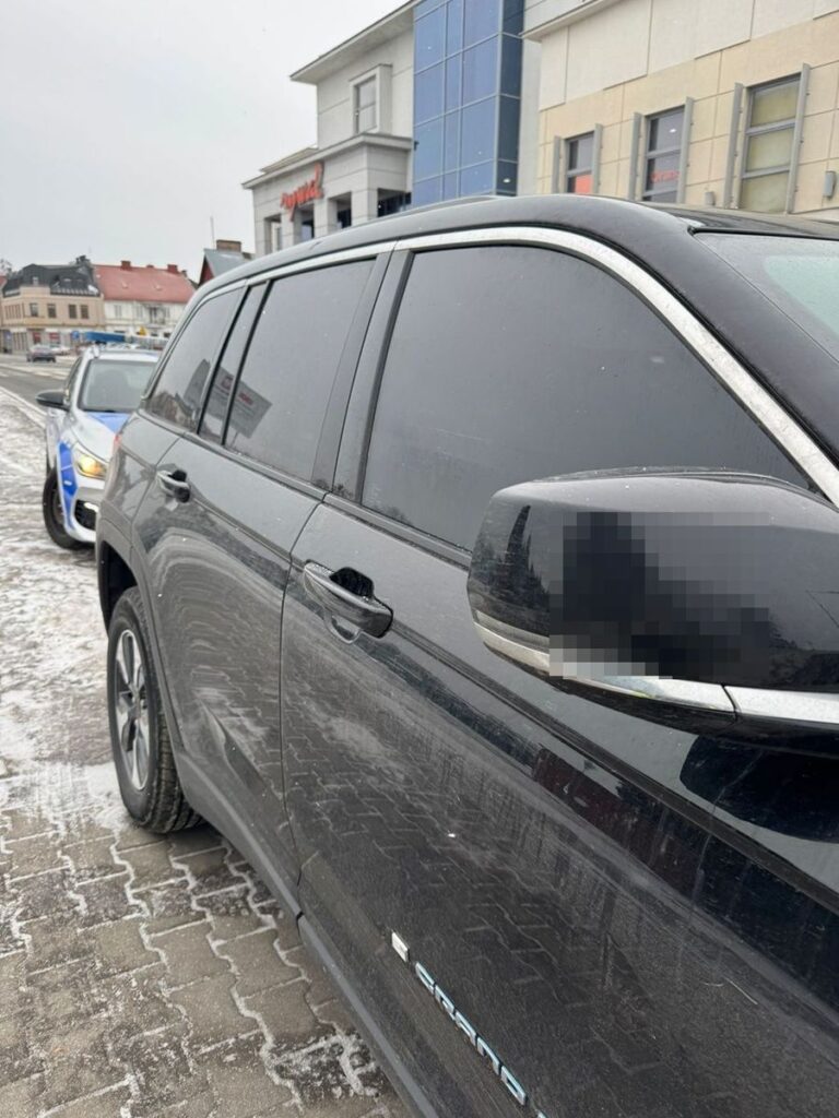 Stracił dowód rejestracyjny za zbyt ciemne szyby w samochodzie