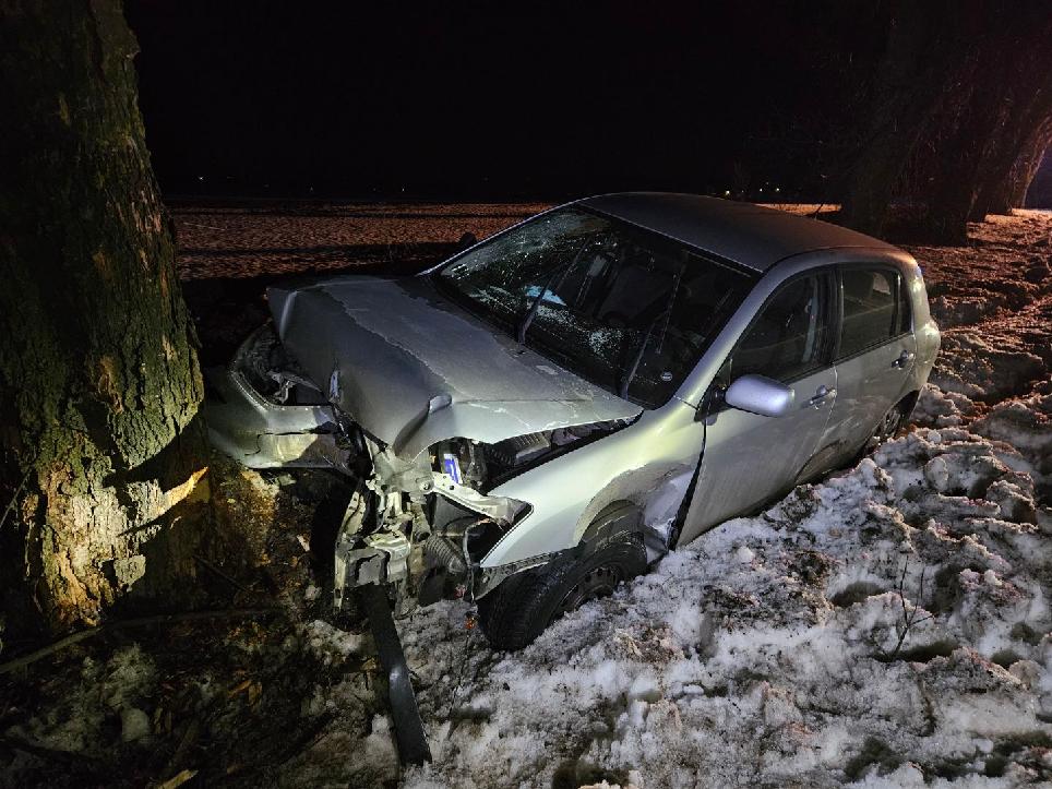 Nietrzeźwa 50-latka zderzyła się z dwoma autami