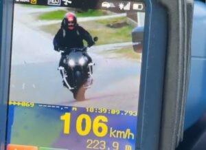 Surowe konsekwencje dla motocyklisty za rażącą prędkość i zużyte ogumienie