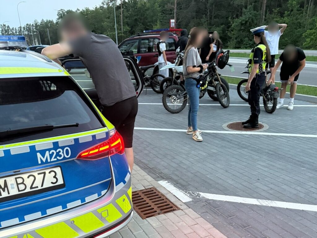 14-latek uciekał przed policjantami pojazdem niedopuszczonym do ruchu i nie miał uprawnień