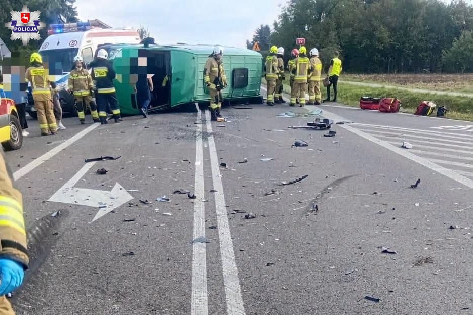 Groźny wypadek w miejscowości Rudnik-Kolonia. Dziesięć osób zostało rannych